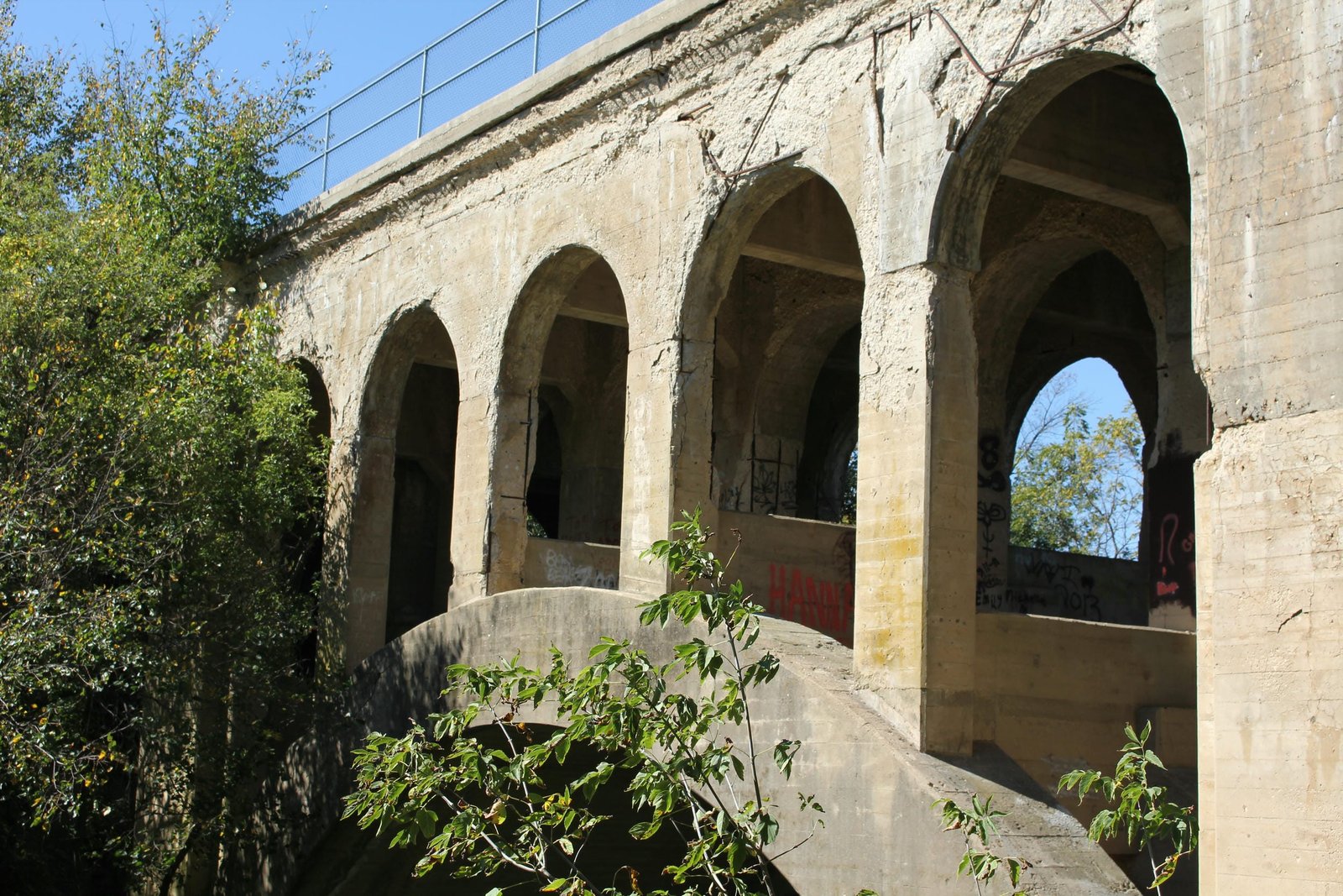 Details of center span